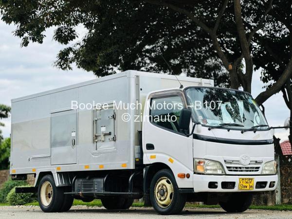 2009 Toyota  Dyna 150