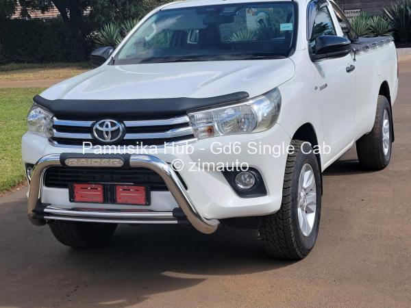 2019 - Toyota  Hilux