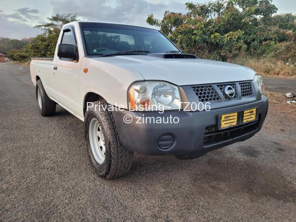 2016 Nissan  Hardbody