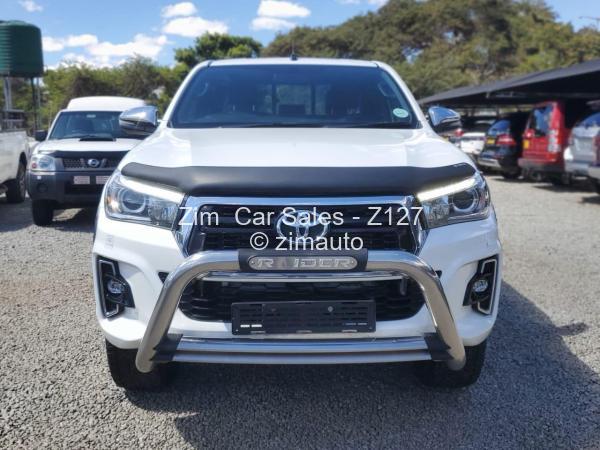 2019 - Toyota  Hilux