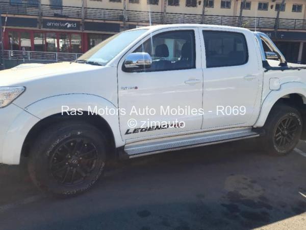 2014 - Toyota  Hilux