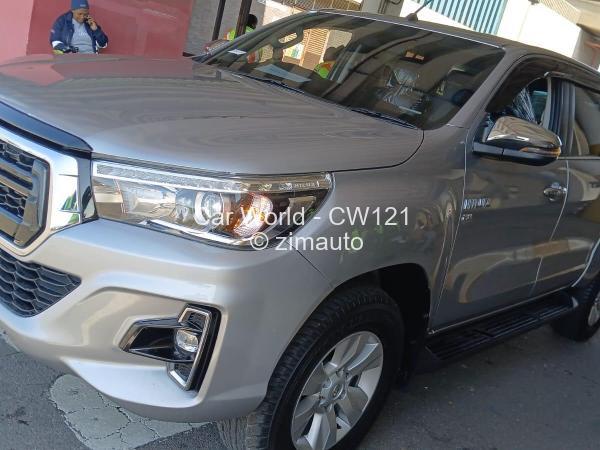 2019 - Toyota  Hilux