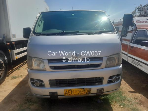 2004 Toyota  Hiace