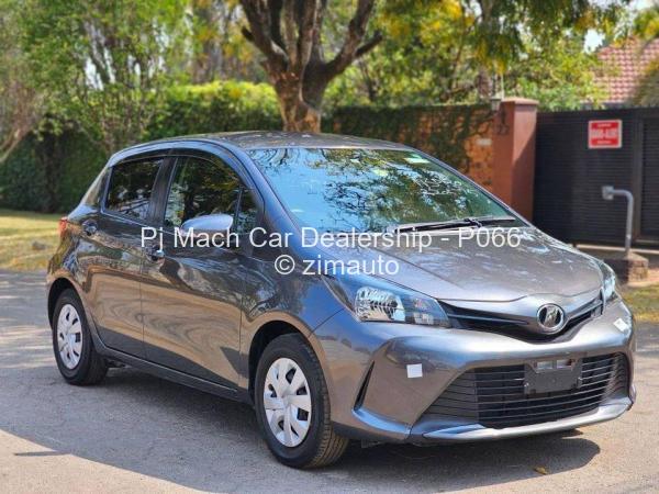 2015 Toyota  Vitz