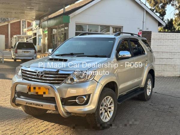 2012 Toyota  Fortuner