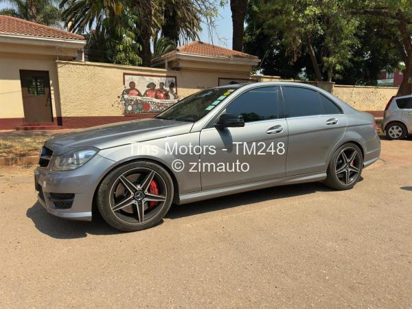 2013 - Mercedes Benz C200