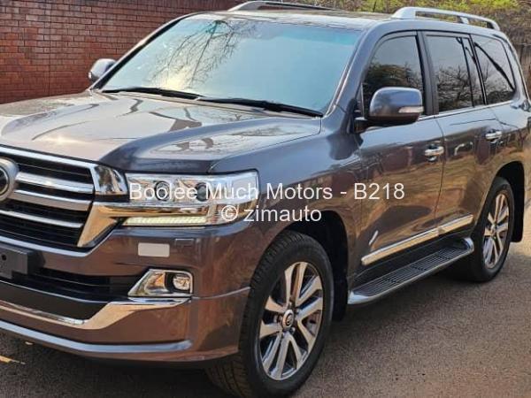 2020 Toyota  Land Cruiser 200