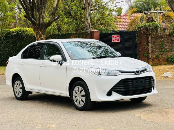 2015 Toyota  Axio