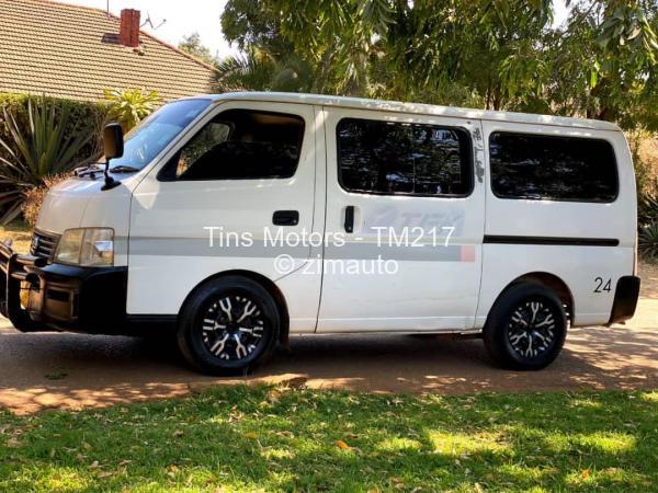 2011 Nissan  Caravan