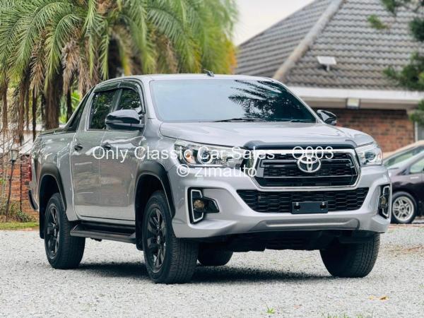 2019 - Toyota  Hilux