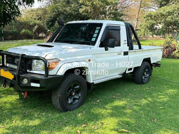 2014 - Toyota  Land Cruiser 79