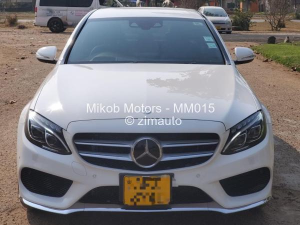 2015 - Mercedes Benz C200