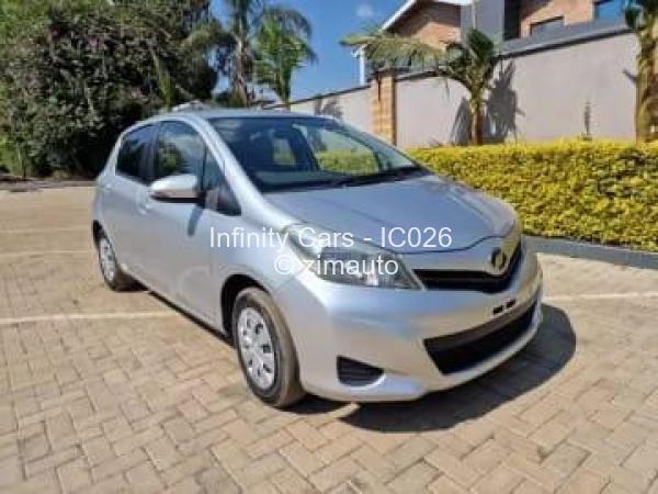 2013 - Toyota  Vitz