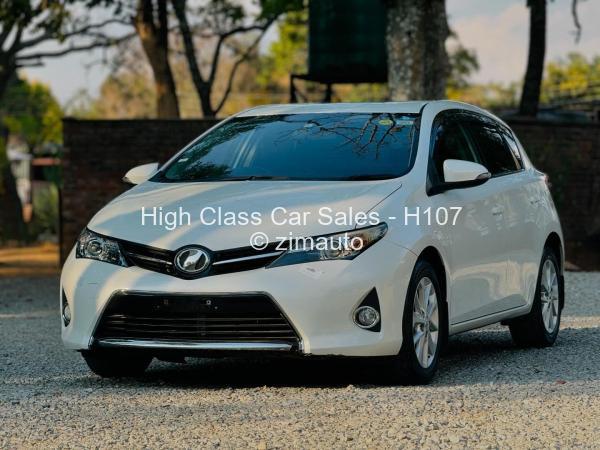 2015 Toyota  Auris