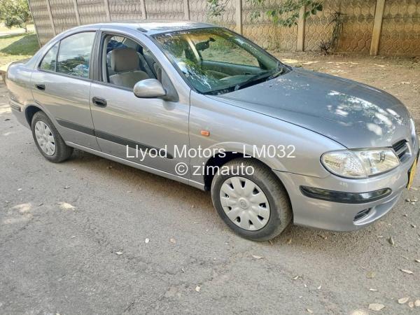 2004 Nissan  Almera