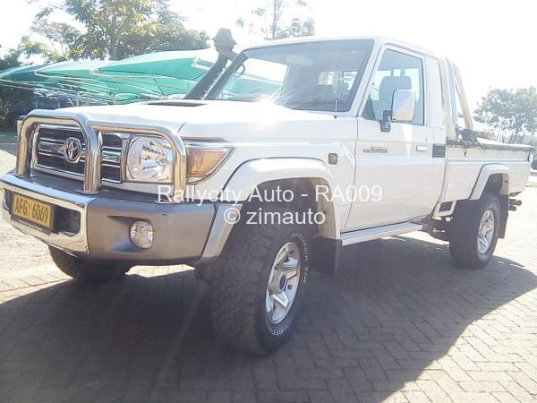 2016 Toyota  Land Cruiser 79