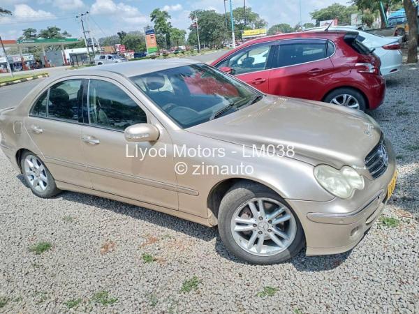 2004 Mercedes Benz C200