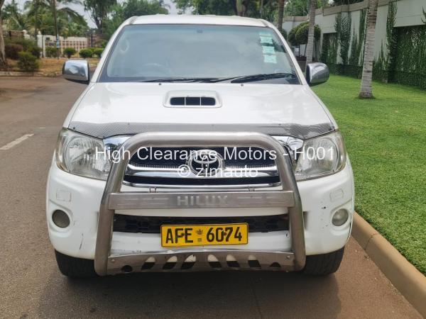 2011 - Toyota  Hilux