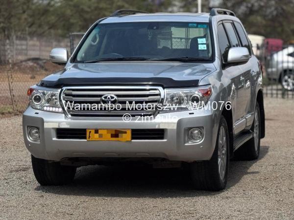 2010 Toyota  Land Cruiser 200