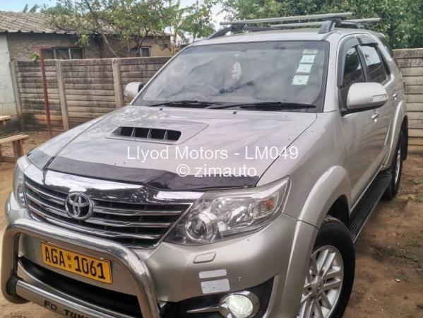 2012 Toyota  Fortuner