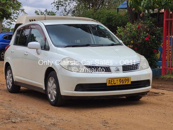 2005 Nissan  Tiida