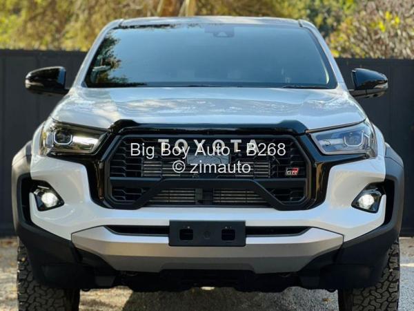 2024 Toyota  HILUX REVO