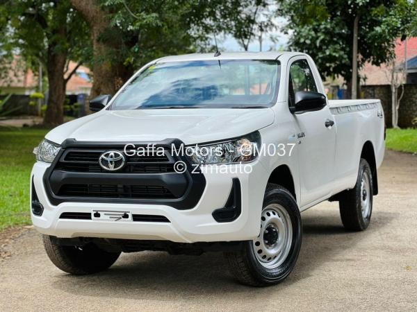 2024 Toyota  HILUX REVO