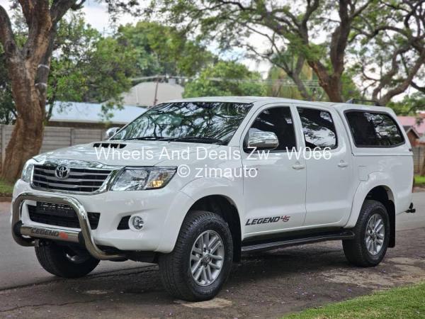 2015 Toyota  Hilux