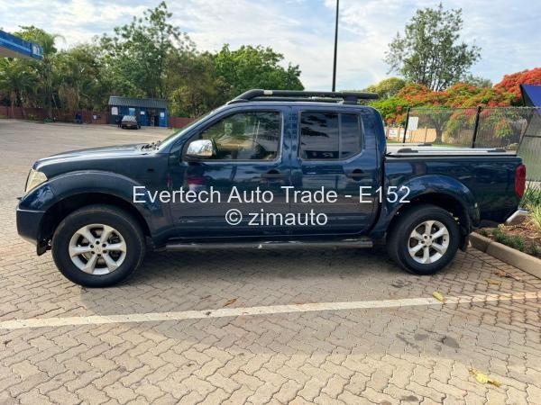 2009 Nissan  Navara