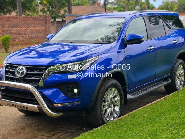 2023 - Toyota  Fortuner