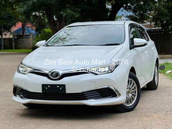 2015 Toyota  Auris