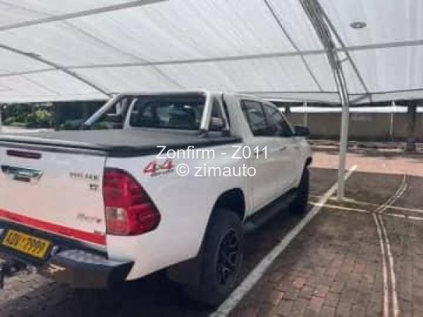 2016 - Toyota  Hilux