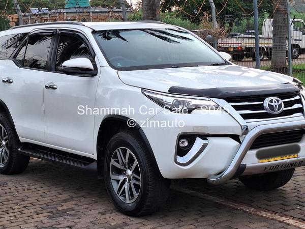 2017 - Toyota  Fortuner