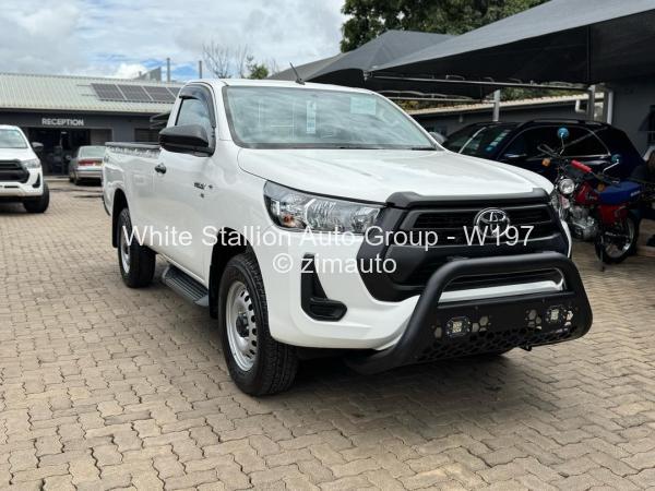 2025 - Toyota  Hilux