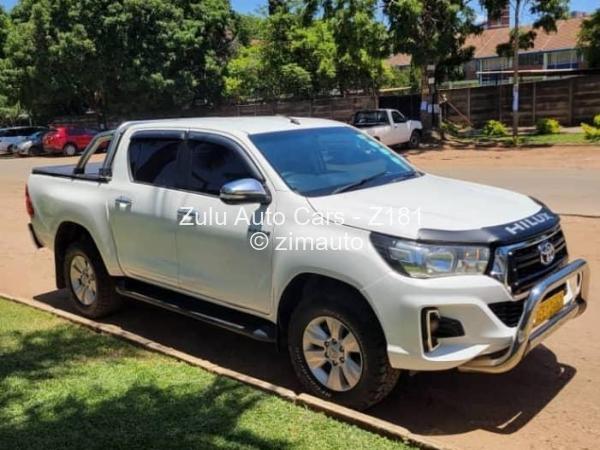 2017 Toyota  HILUX GD6