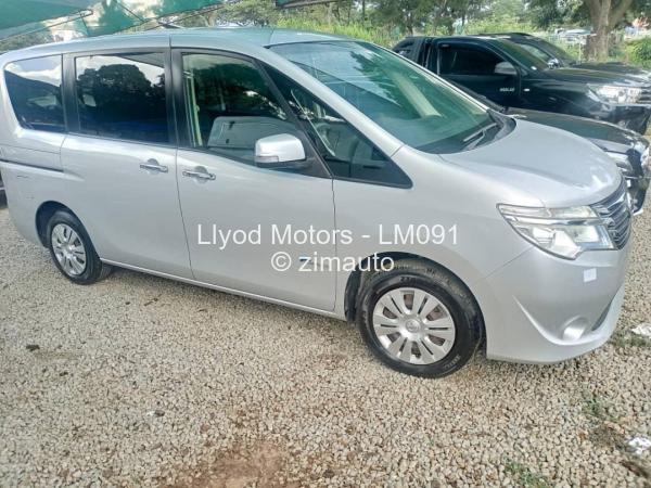 2016 Nissan  Serena