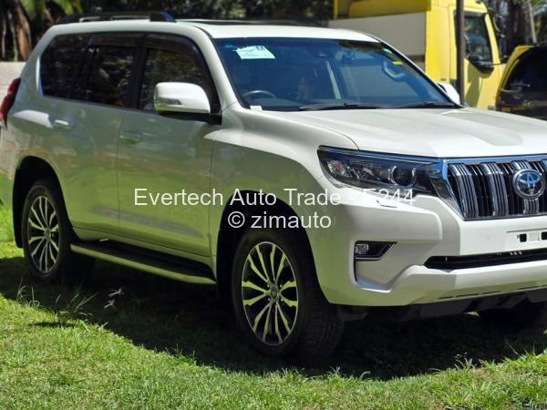 2021 - Toyota  Land Cruiser Prado