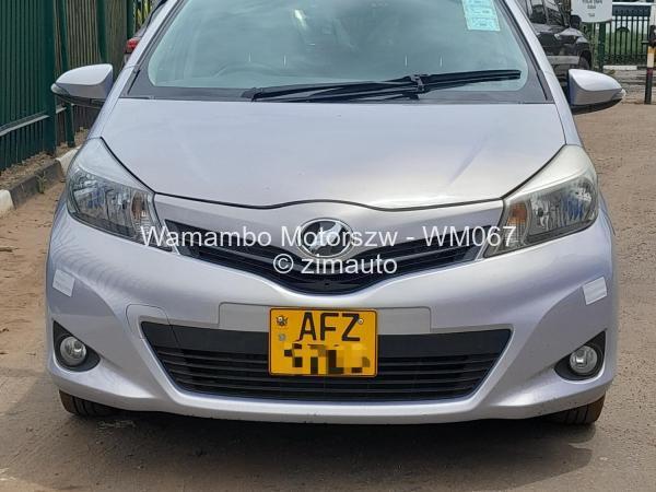 2014 Toyota  Vitz