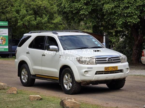 2011 Toyota  Fortuner