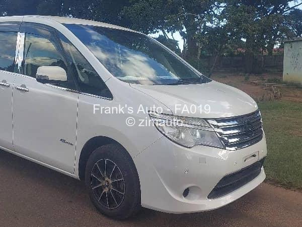 2015 Nissan  Serena