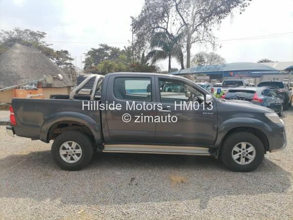 2014 - Toyota  Hilux