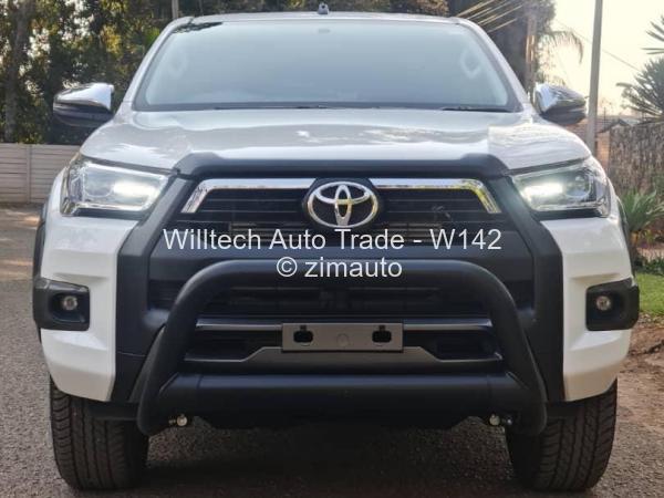 2021 - Toyota  Hilux