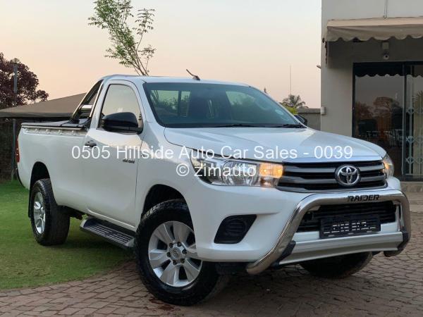 2017 - Toyota  Hilux