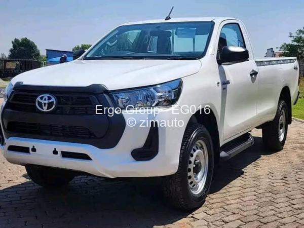 2023 - Toyota  Hilux