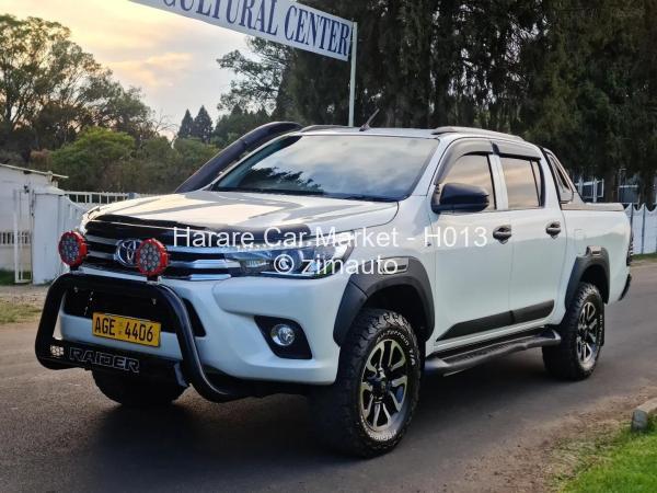 2017 - Toyota  Hilux