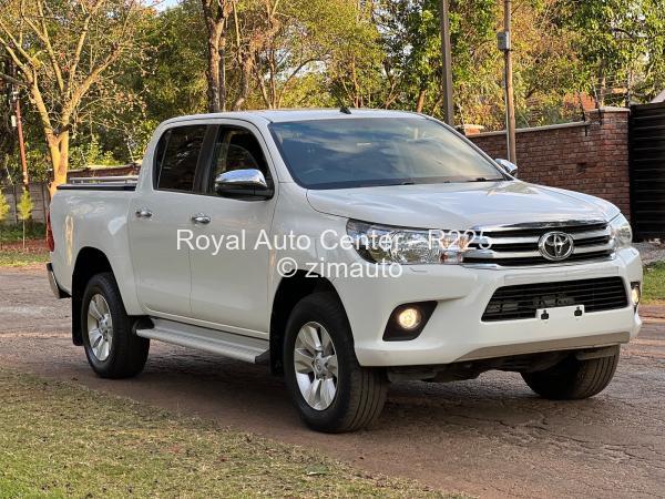 2015 - Toyota  Hilux