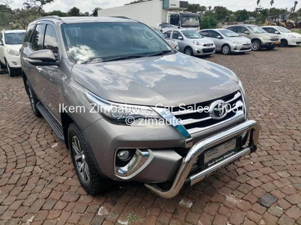 2017 - Toyota  Fortuner