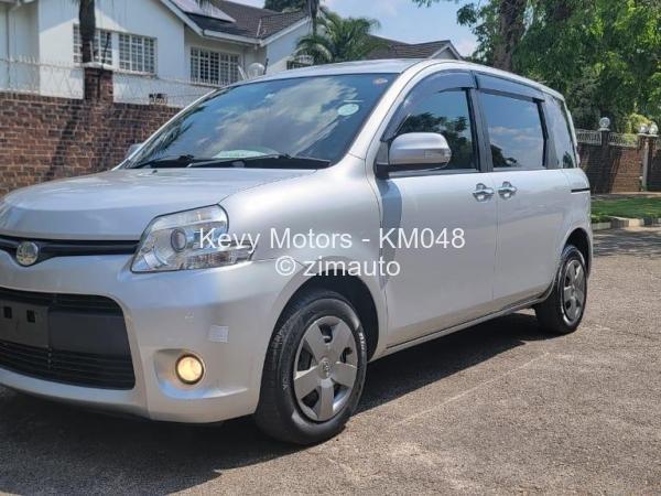 2015 Toyota  Sienta