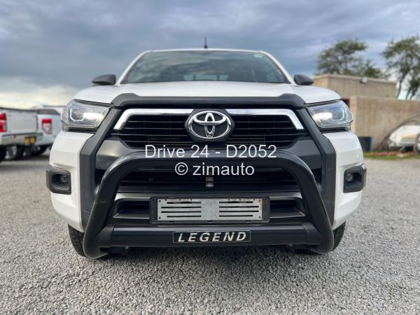 2021 - Toyota  Hilux