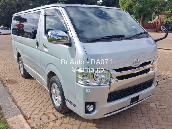 2015 - Toyota  Hiace